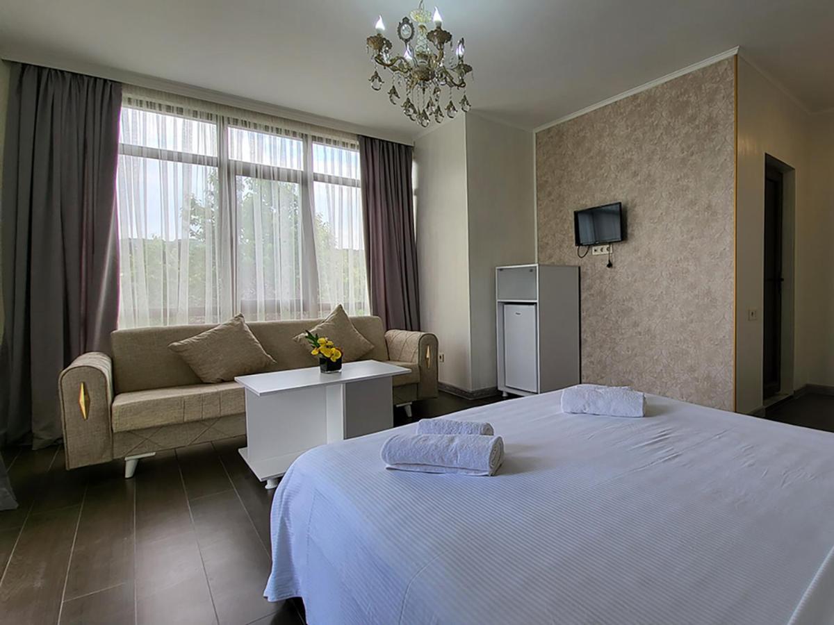 Mite Hotel Чакви Экстерьер фото
